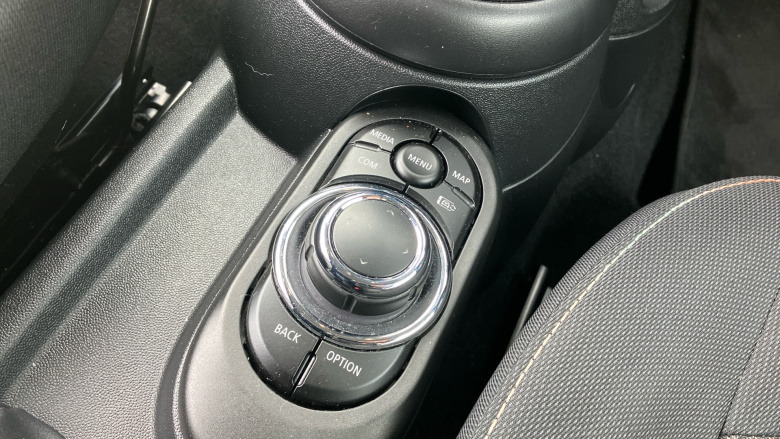 MINI Hatchback 1.5 Cooper Classic 3dr Auto Petrol Hatchback